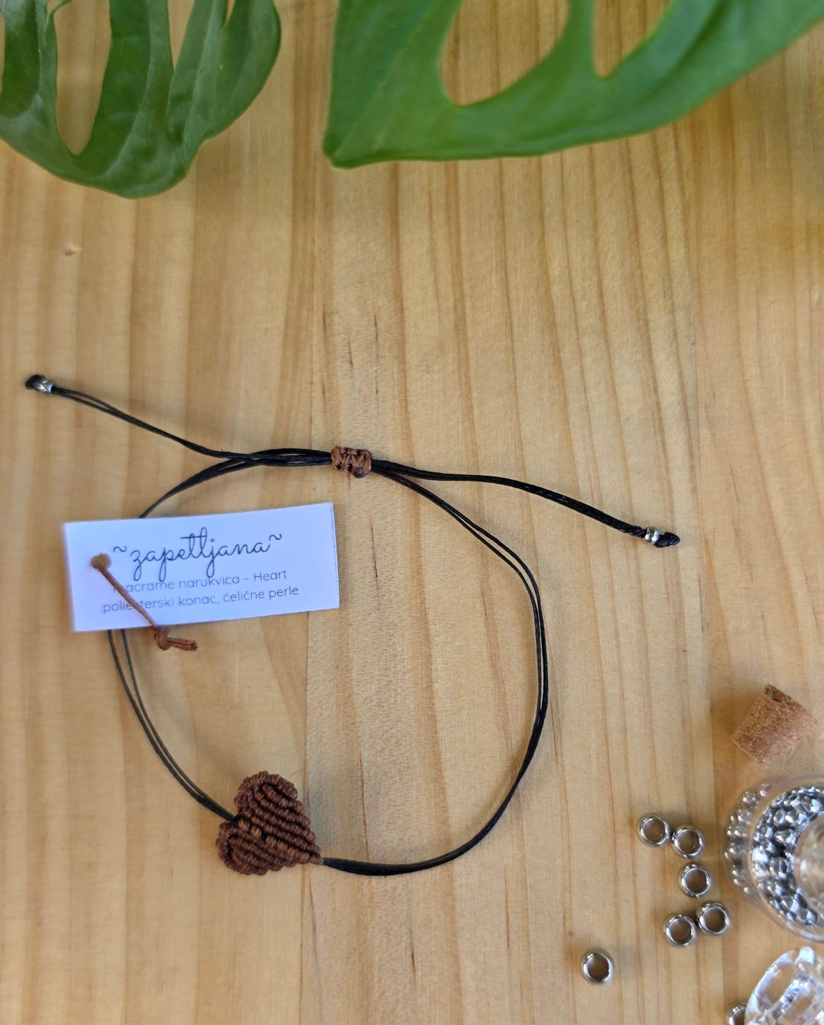 Zapetljana Heart macrame narukvica - Slika 11