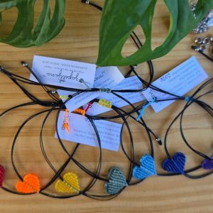 Zapetljana Heart macrame narukvica