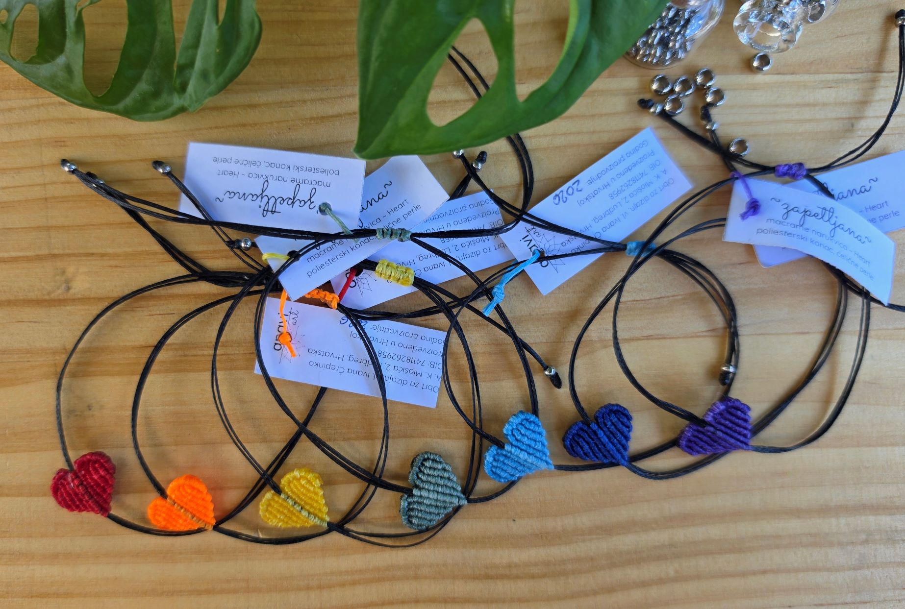 Zapetljana Heart macrame narukvica - Slika 17