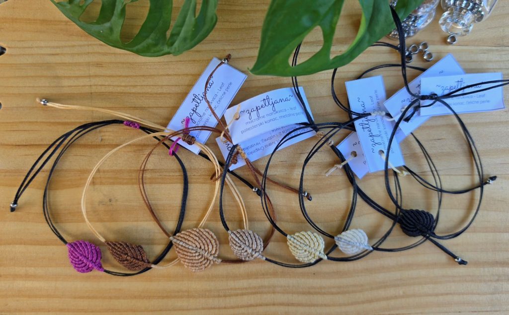 Zapetljana Leaf macrame narukvica