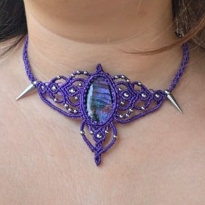 Zapetljana Elvish macrame ogrlica Purple Labradorite